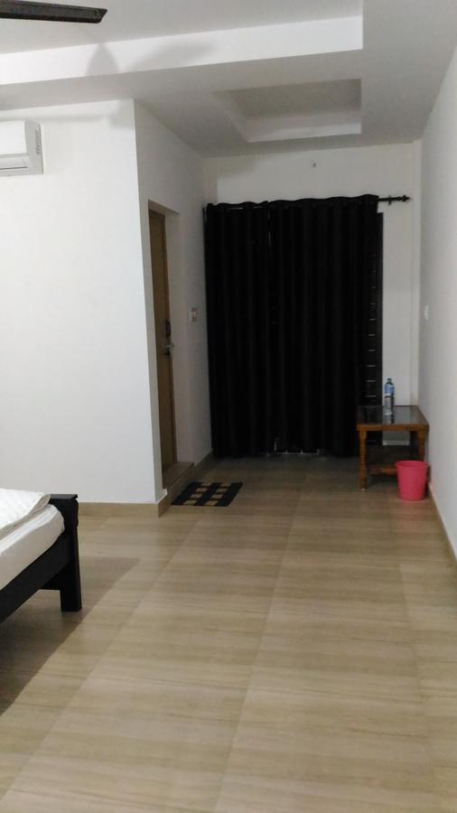 Dhoni Castle Hotel Palakkad Buitenkant foto