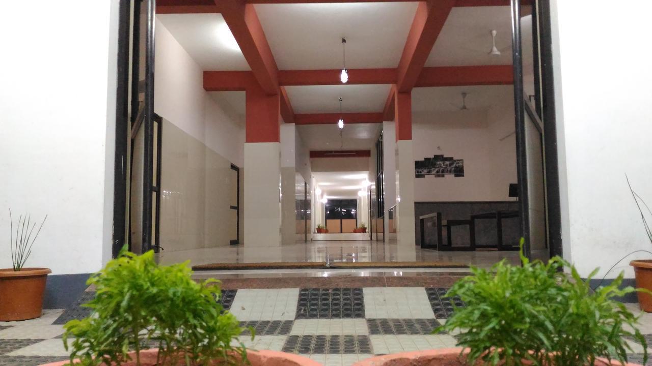 Dhoni Castle Hotel Palakkad Buitenkant foto
