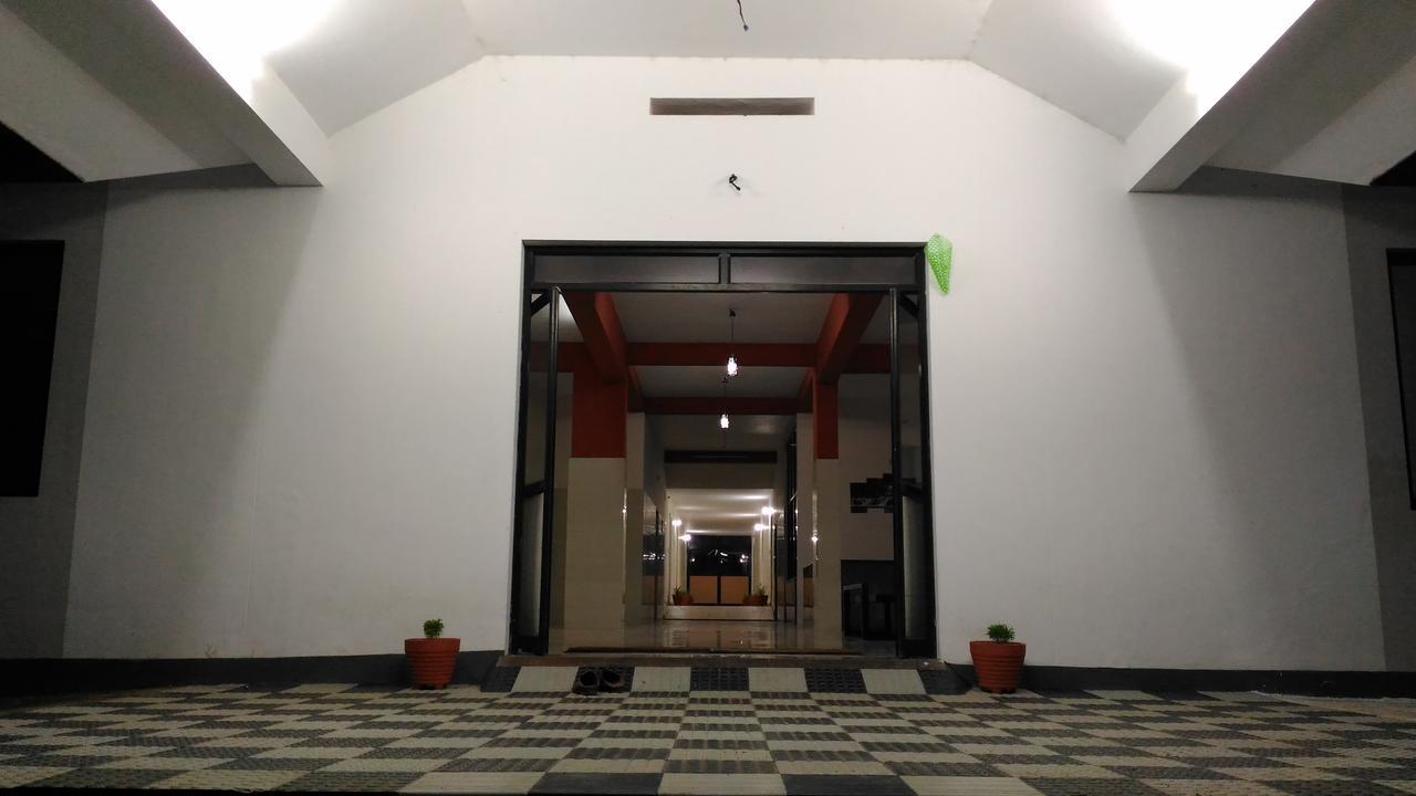 Dhoni Castle Hotel Palakkad Buitenkant foto