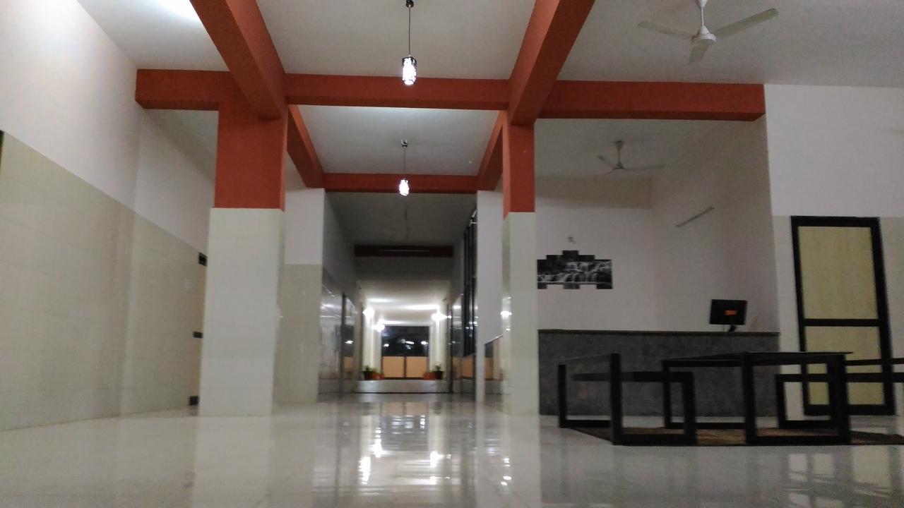 Dhoni Castle Hotel Palakkad Buitenkant foto
